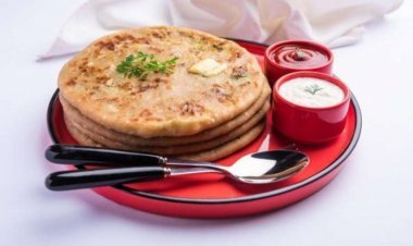 सर्दियों में अपनी डाइट में जरूर शामिल करें ये 3 पराठे, बॉडी गर्म रखने के साथ होंगे कई फायदे