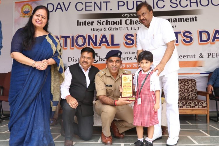डीएम हापुड़ की बेटी ने अपनी प्रतिभा से किया जिले का नाम रोशन