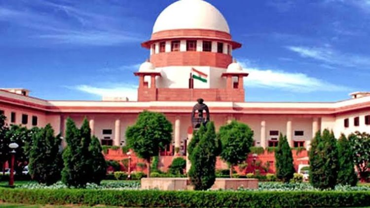 SC : वकील प्रशांत भूषण से सुप्रीम कोर्ट ने कहा - हम यहां आपके विचार बदलने के लिए नहीं है ।