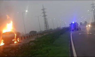 HAPUR  : नेशनल हाईवे पर पेट्रोल ऑयल टैंकर में एक्सीडेंट के बाद लगी आग , रोका गया हाईवे का ट्रैफिक