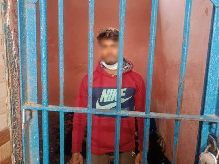 Hapur News : रेलवे ब्रिज और रेलवे ट्रैक पर स्टंट बाजी करने वाले सनकी स्टंट बाज पर पुलिस का एक्शन, सलाखों के पीछे पहुंचा 